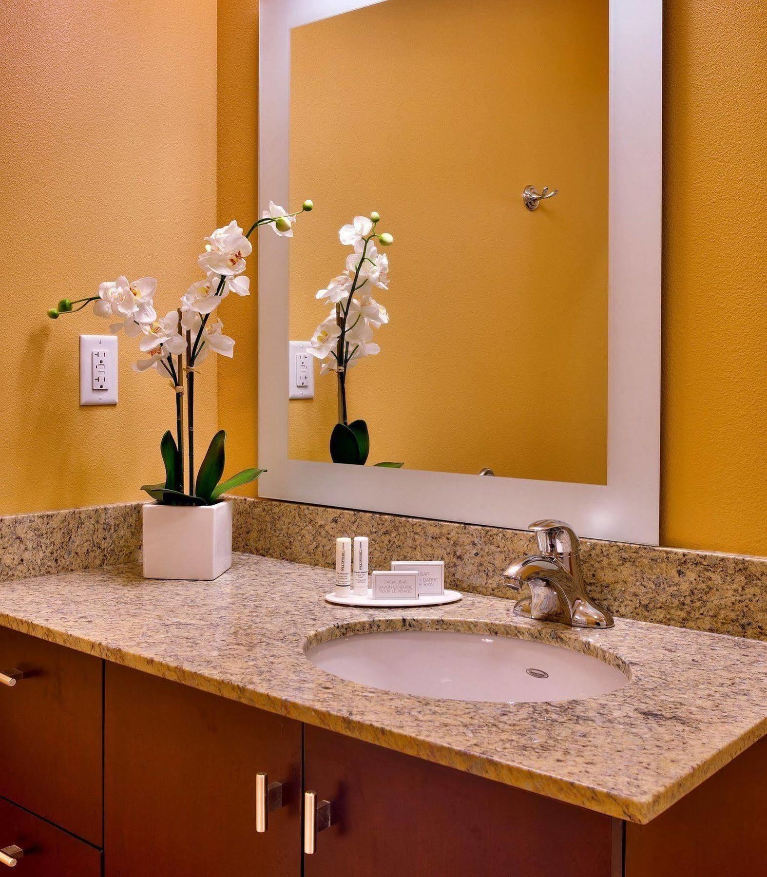 Towneplace Suites By Marriott Missoula Exterior photo